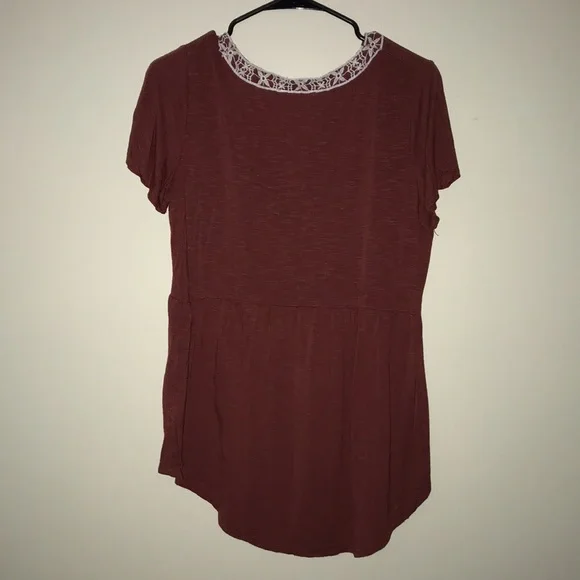 Amaryllis brand Boutique Top in great condition size small burgundy in color - Picture 2 of 3